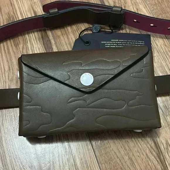 ⭐️HOST PICK⭐️ BNWT Rag & Bone Atlas belt  bag in Olive colour - Picture 5 of 9